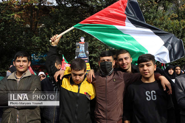      راهپیمایی یوم‌الله ۱۳ آبان‌ماه در تبریز 