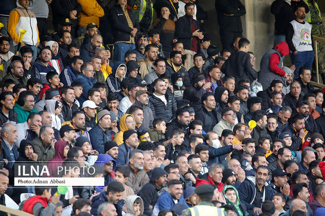 دیدار تیم فجرشهیدسپاسی شیراز و فولاد خوزستان