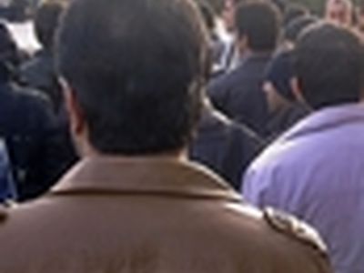تجمع اعتراضی ۶۰۰ کارگر پلی اکریل اصفهان / تصویر