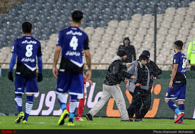 دیدار تیم های فوتبال پرسپولیس تهران و استقلال خوزستان