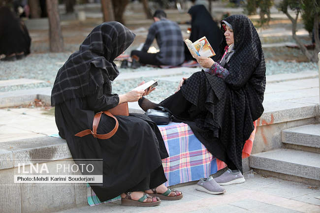 دعای عرفه در گلستان شهدای اصفهان