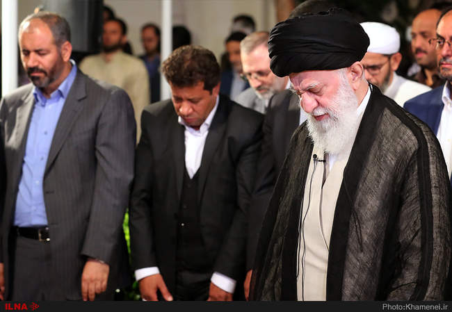دیدار جمعی از شاعران و اهالی فرهنگ و ادب با رهبر انقلاب