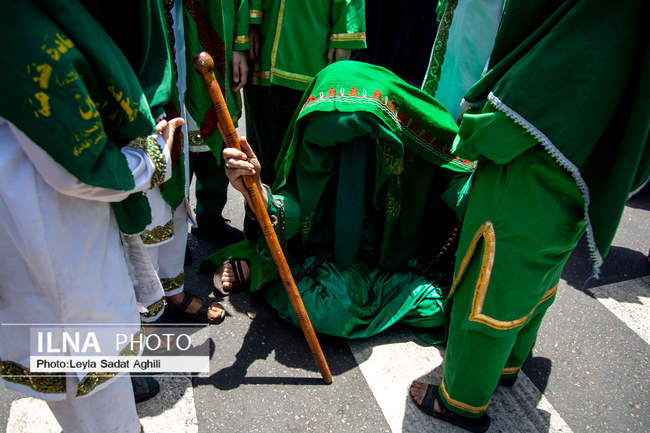 مراسم خیمه‌سوزان ظهر عاشورا در چهارراه گلوبندک تهران/1