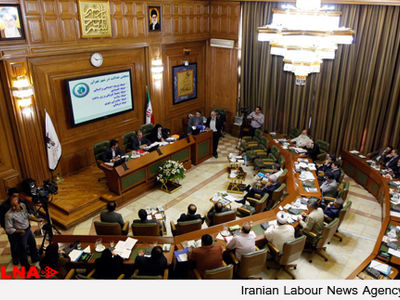 برخی اعضای شورا مانع بررسی جزئیات بودجه شهرداری می‌شوند