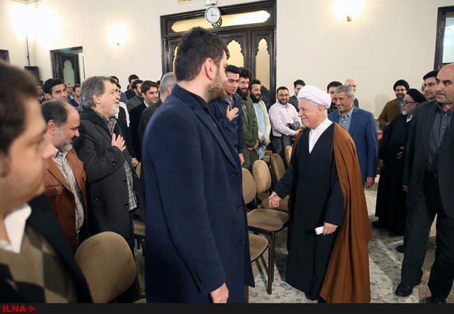 دیدار جمعی از دانشجویان دانشگاه‌های مختلف کشور با آیت‌الله هاشمی ر