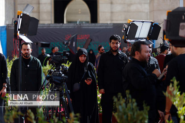 اقامه نماز بر پیکر رهبر شهید انقلاب در مصلای تهران / 7