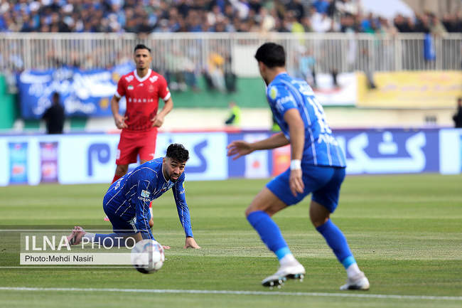 دیدار تیمهای استقلال تهران و پرسپولیس تهران