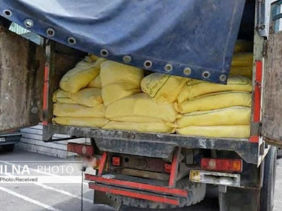 
ذخایر آرد به اندازه کافی برای نانوایی‌ها موجود است
