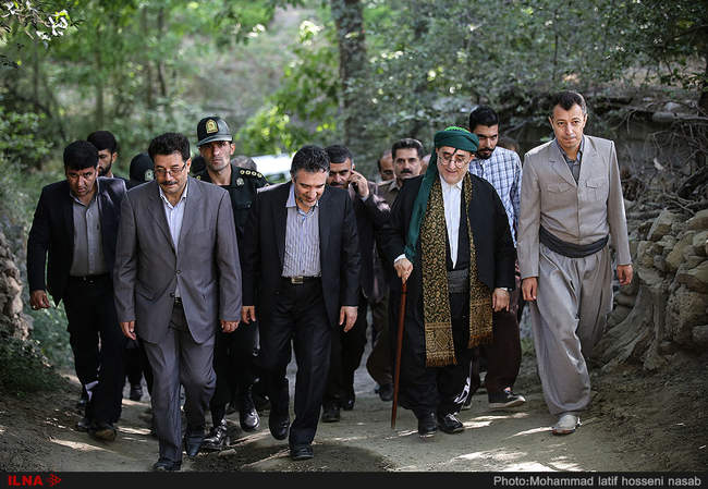 نخستین جشنواره برداشت توت فرنگی در روستای شیان-کردستان