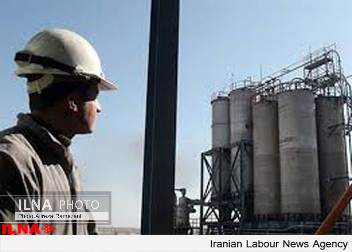 تجمع کارگران بندر امام خاتمه یافت/ مسئولان قول پیگیری دادند