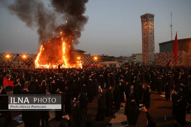 مراسم عصر عاشورای حسینی در میدان آیینی امام حسین (ع) 