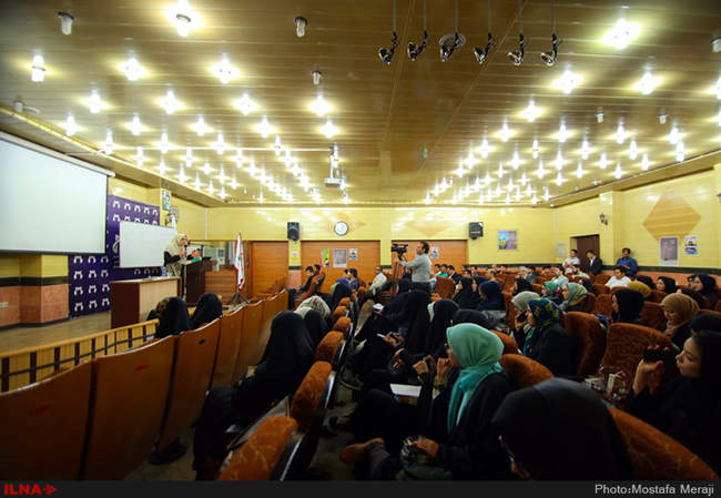 همایش آموزش فن بیان با حضور فرزانه معصومیان در قم