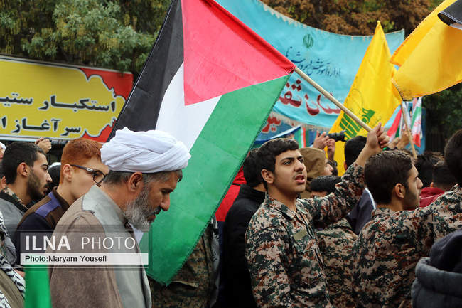      راهپیمایی یوم‌الله ۱۳ آبان‌ماه در تبریز 