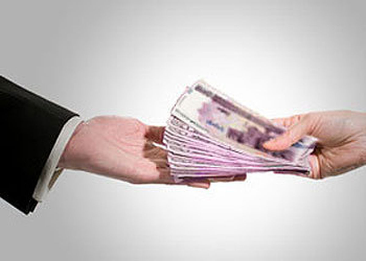 کارگرانِ اخشان، ماههاست حقوق نگرفته‌اند/ خودروسازها بدهی‌هایشان را بپردازند