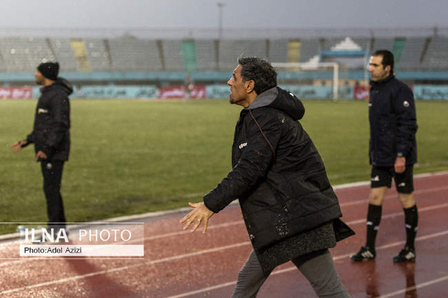 لیگ برتر فوتبال/ دیدار آلومینیوم اراک و صنعت نفت آبادان