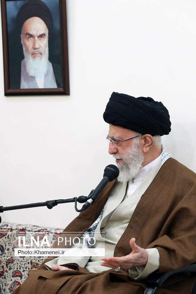 دیدار تعدادی از فرماندهان نیروی دریایی ارتش با حضرت آیت‌الله خامنه�