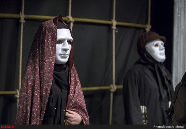 نمایش مسافران در قم به روی صحنه رفت