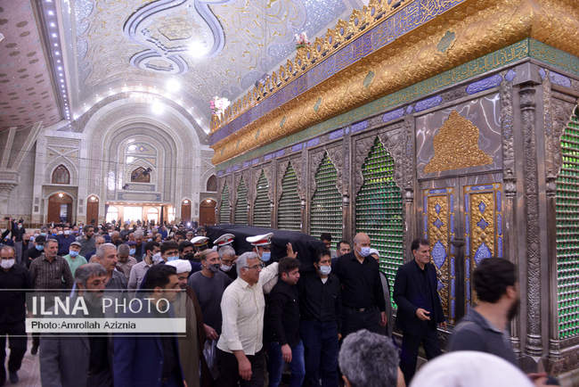 خاکسپاری پیکر حجت الاسلام سید محمود دعایی در حرم امام خمینی (ره) 