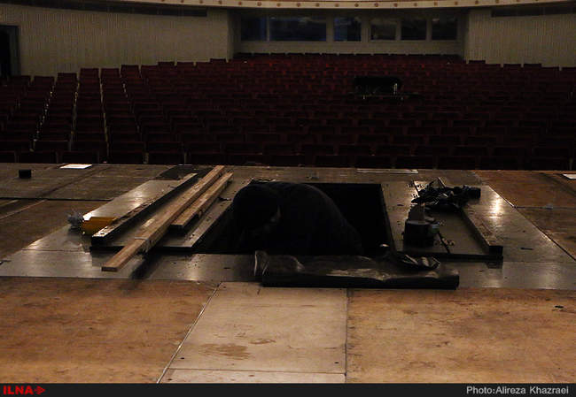 آماده سازی تالار وحدت برای نمایش هملت 