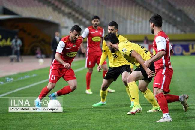 تساوی تیم فوتبال سپاهان اصفهان و پرسپولیس تهران 