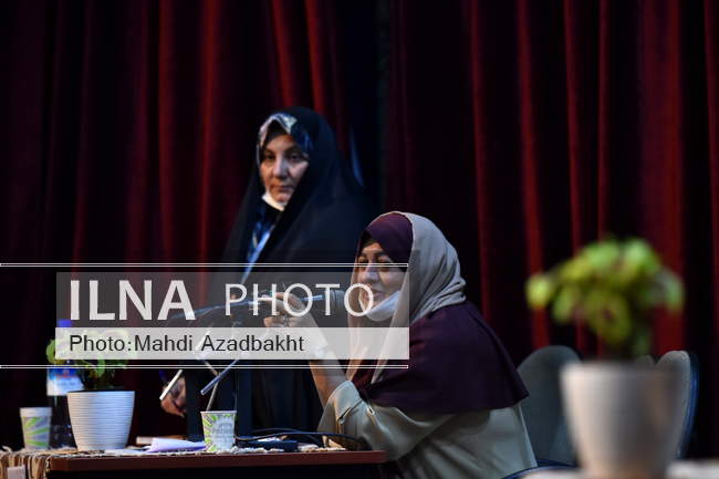 همایش مسائل و مطالبات زنان در آغاز قرن جدید