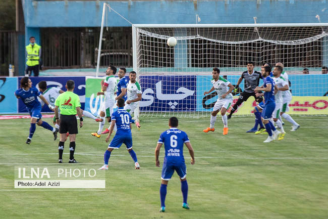 دیدار تیمهای فوتبال آلومینیوم اراک و استقلال تهران