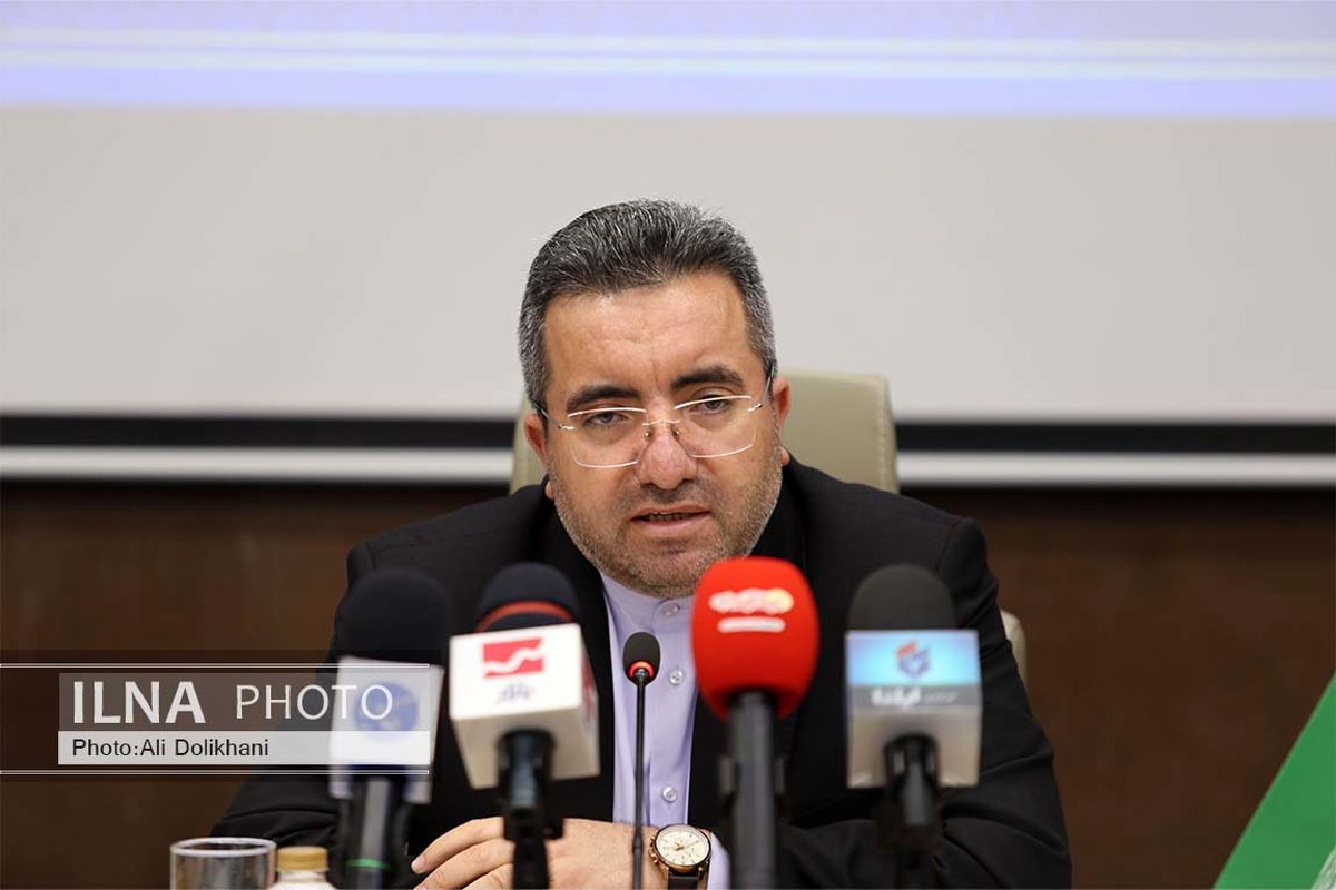  زمین بدون هویت بستر فساد است