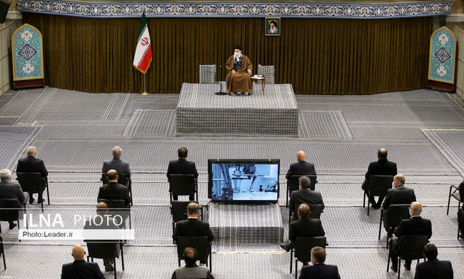 دیدار جمعی از فعالان بخش‌های مختلف تولید با رهبر معظم انقلاب