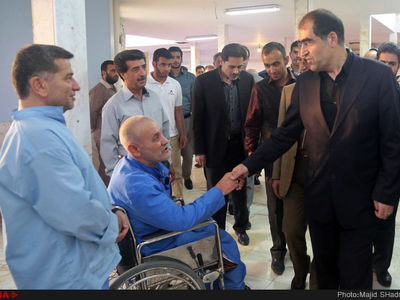 بازدید حسن هاشمی وزیر بهداشت از مرکز آسیب دیدگان اجتماعی سرای‌احسان