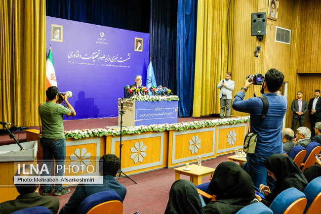 نشست خبری وزیر علوم، تحقیقات و فناوری