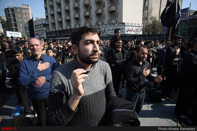 تجمع عزاداران فاطمی در میدان های هفت تیر و فاطمی تهران
