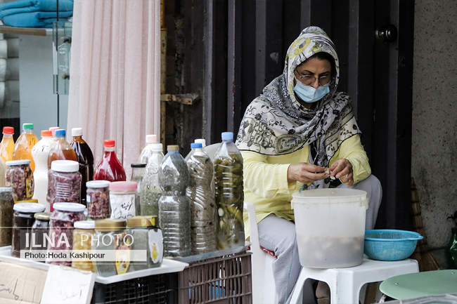زنان دستفروش و مشارکت در اقتصاد خانواده
