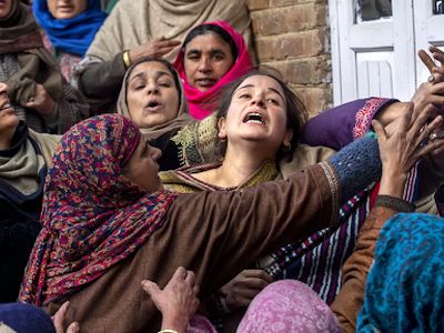 کشته و زخمی شدن ۱۶ نفر بر اثر  فروریختن ساختمان در دهلی نو 