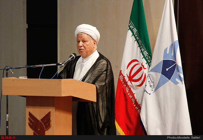 بازدید آیت الله هاشمی رفسنجانی از چند طرح در دانشگاه آزاد اسلامی واح