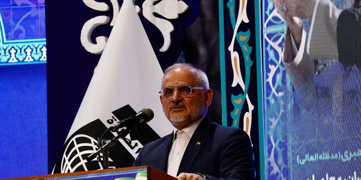 اقامه نماز، مفهومی عمیق‌تر از صرفاً خواندن نماز است /آنچه در نماز می‌خوانیم، باید در زندگی ما دیده شود