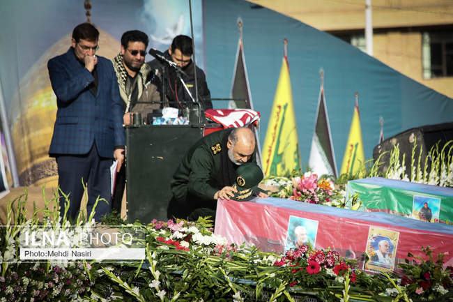 مراسم وداع کرمانی‌ها با پیکر پاک شهید سپهبد قاسم سلیمانی