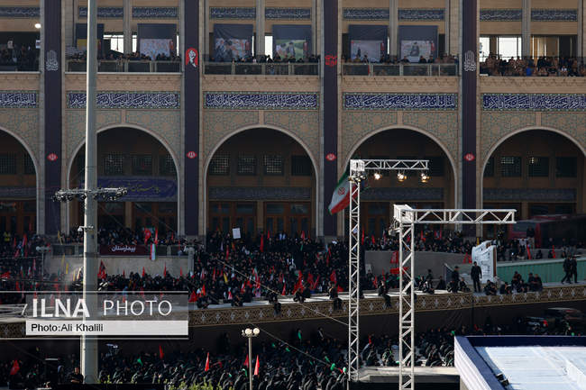 اقامه نماز بر پیکر رهبر شهید انقلاب در مصلای تهران / 7