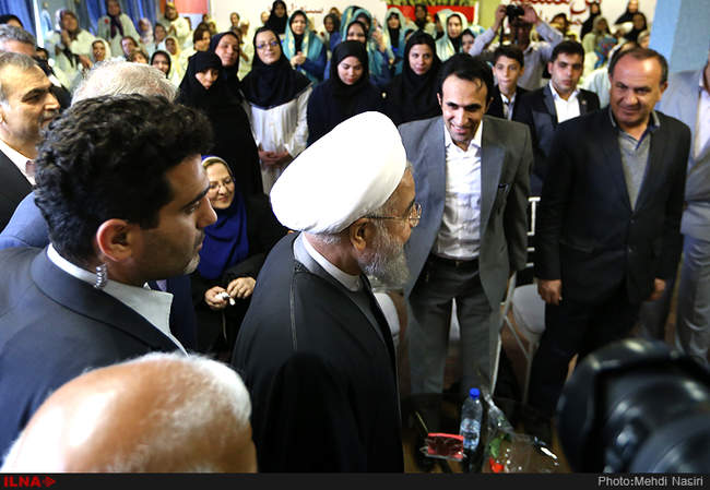 دیدار رئیس جمهور از خانه سالمندان و معلولین مجتمع قدس