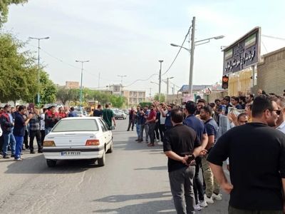 اعتراض کارگران کاغذسازی پارس و طبیعت سلولز به اخراج ۱۰۰ نفر از همکاران‌شان