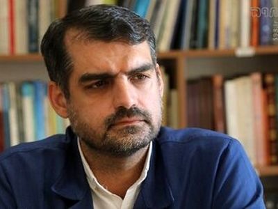 واکاوی نماینده قم از کلمه woman: در زبان لاتین، زن وابسته به مرد است: wo/man، زائده‌ای کنار مرد/ تکریم بانوان در فرهنگ ما منحصر به ادبیات نیست