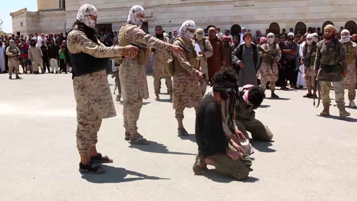 داعش ۳۰ عراقی را به جرم «ترک سرزمین خلافت» اعدام کرد