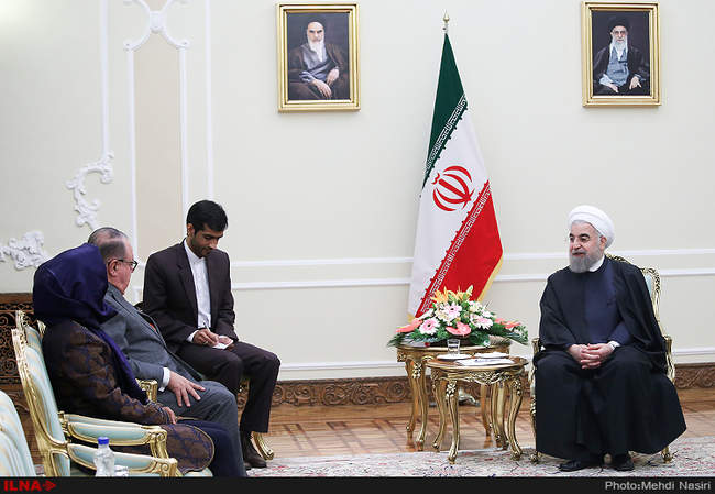 تقدیم استوارنامه سفیران 6 کشور به رئیس جمهوری
