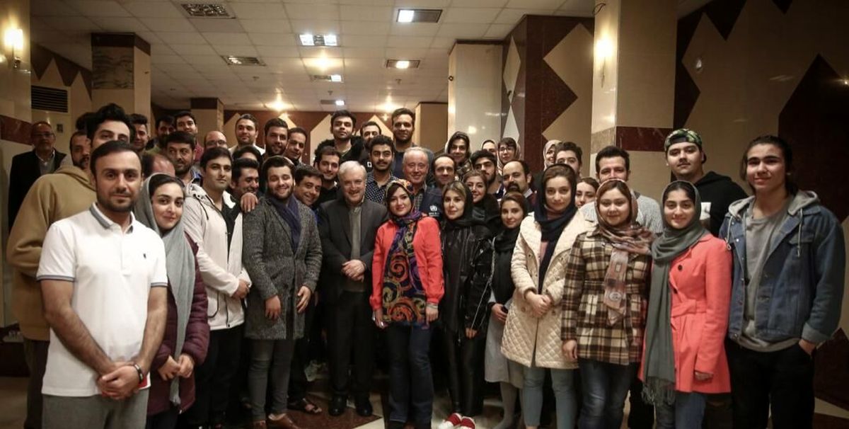 حضور وزیر بهداشت در قرنطینه دانشجویان بازگشته از ووهان