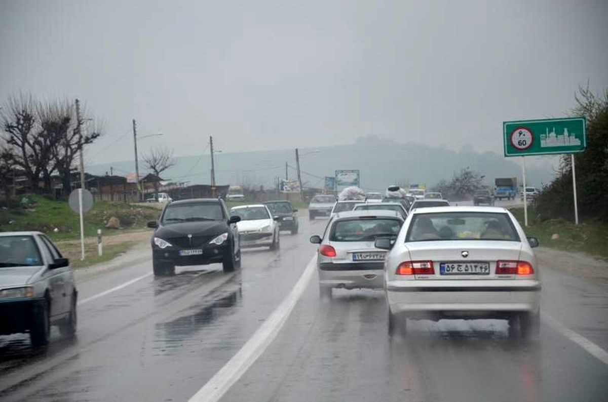 جاده های گلستان بر اثر بارندگی لغزنده است