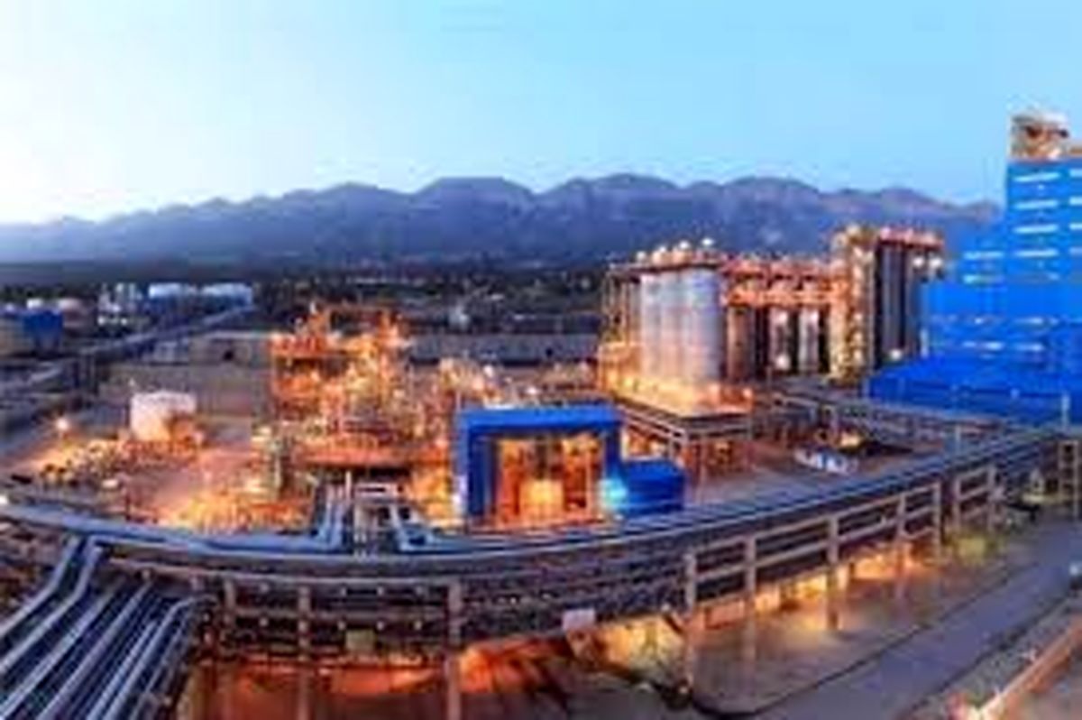 افتتاح فاز دوم پتروشیمی ایلام نویدبخش توسعه صنعتی استان است