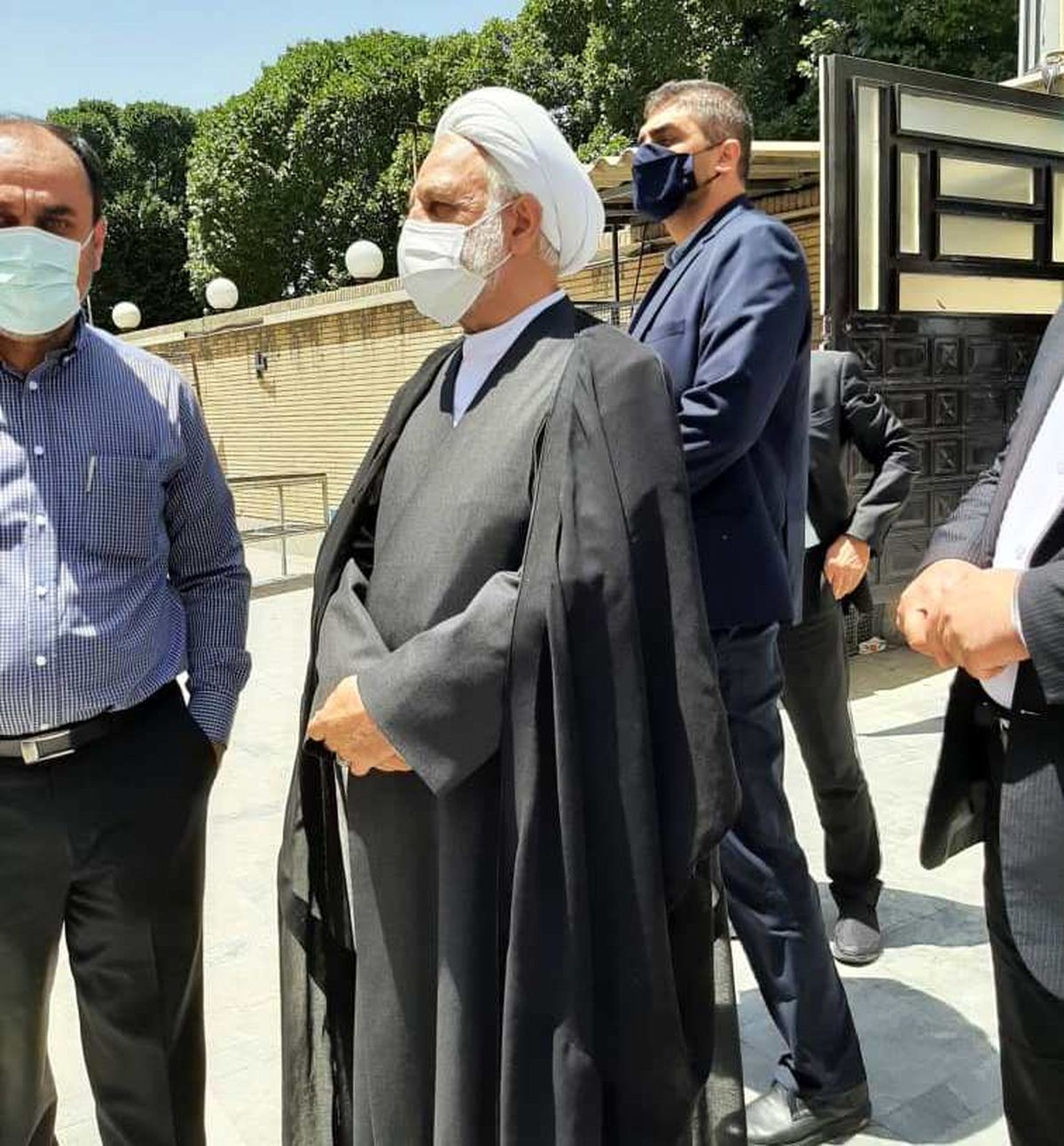 محسنی اژه‌ای رای خود را به صندوق انداخت