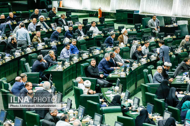 نشست علنی یکشنبه پنج مرداد مجلس شورای اسلامی 