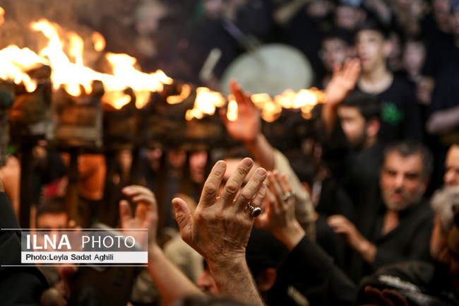 آیین مشعل گردانی در دولت آباد