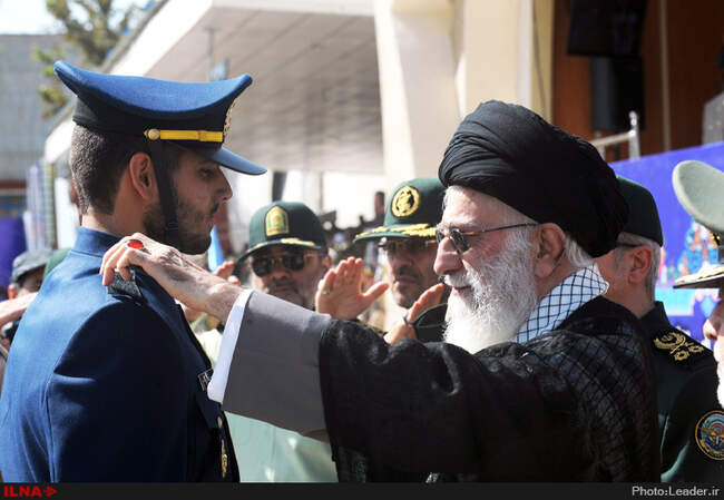 حضور فرمانده کل قوا در مراسم دانش‌آموختگی دانشجویان دانشگاه‌های افسری ارتش