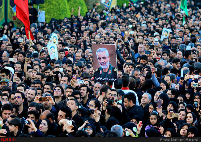 مراسم تشییع پیکر شهید حججی در میدان نقش جهان اصفهان‎